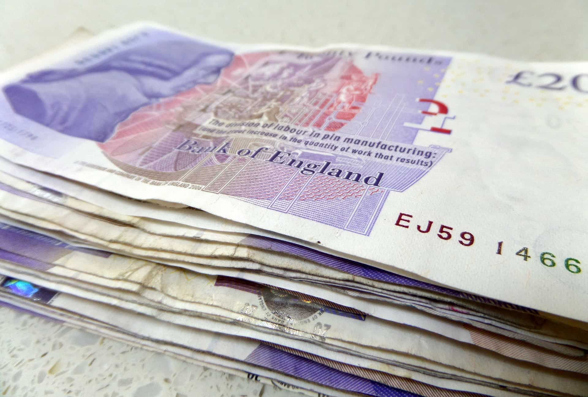 How to give your staff an employee bonus