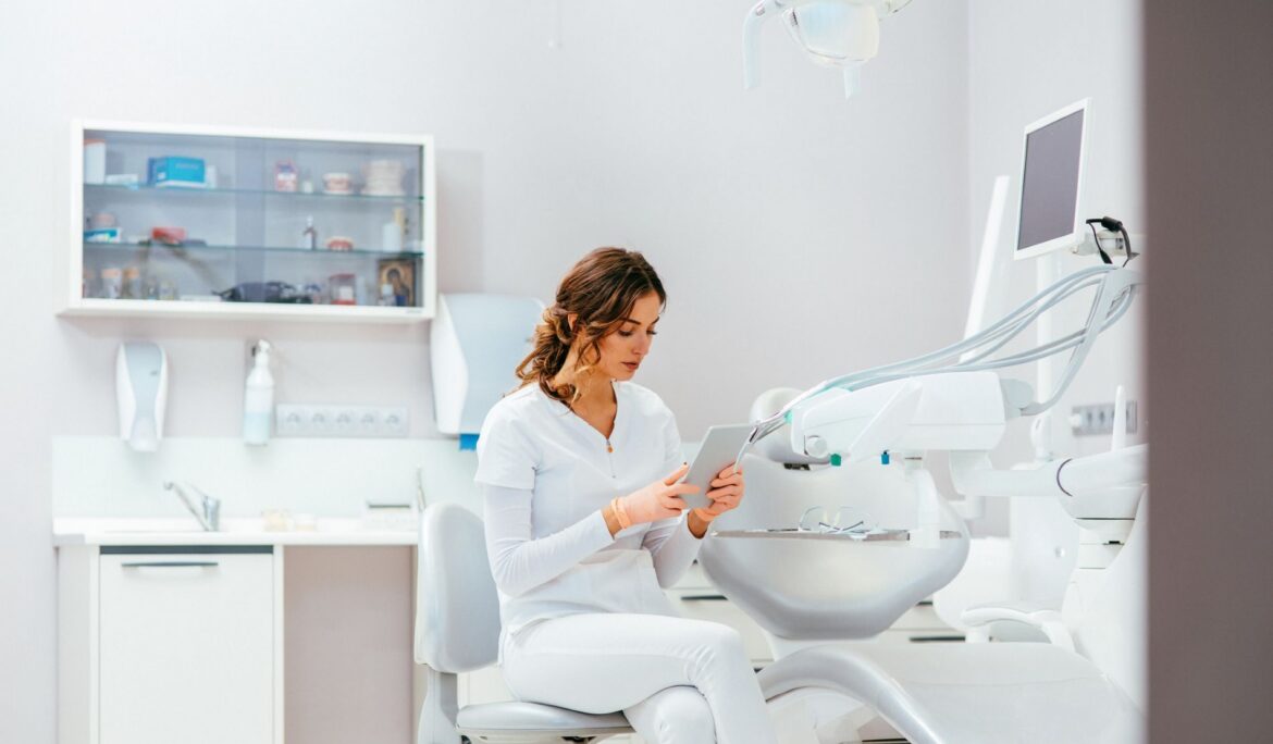 Why Your Squat Dental Practice Website Needs to Be Ready Before You Open the Doors